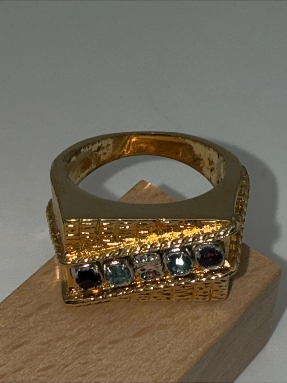 Vintage Men’s Gold Tone Multicolor Rhinestone Statement Ring Size 11